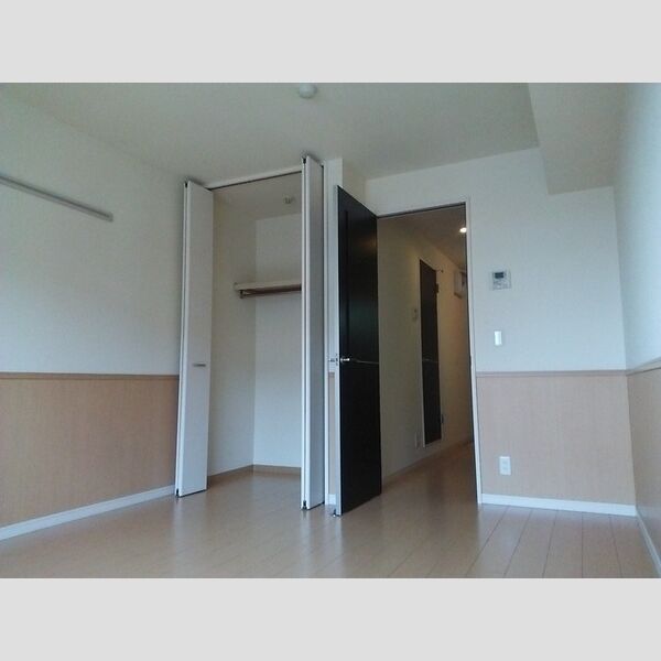 リバーハイツ幕張302号室 リビング