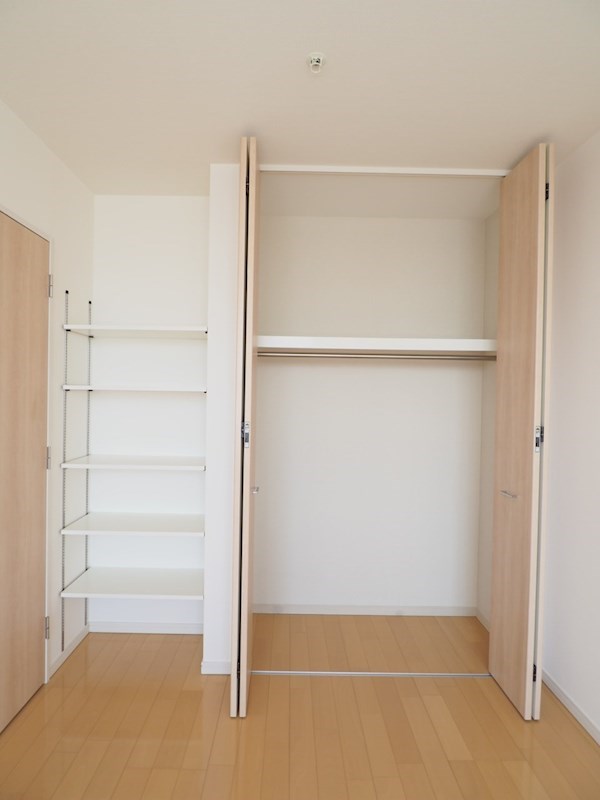 レジディアタワー上池袋（タワー棟）13階 収納