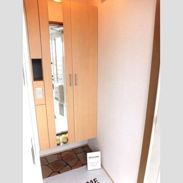 メゾン・ド・カルチェ201号室 玄関