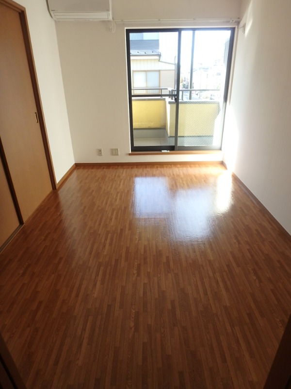 インフィニ1階 ※別部屋の写真になります。