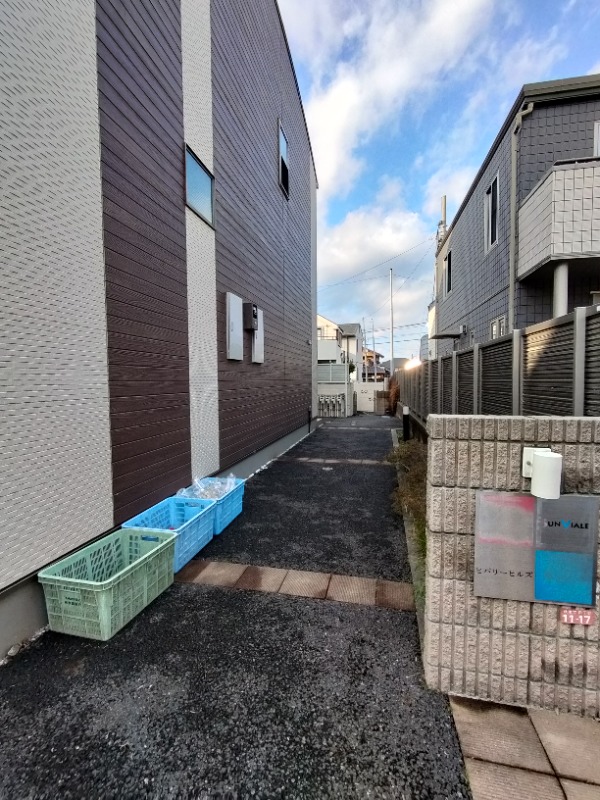 ヒバリーヒルズ1階 エントランス