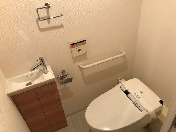 Ｂｒｉｌｌｉａ　ｉｓｔ　三軒茶屋　ブラッサムテラス3階 トイレ