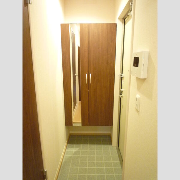 Bright Halu 　east202号室 玄関