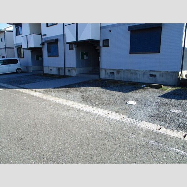 カーサフォンターナ 駐車場