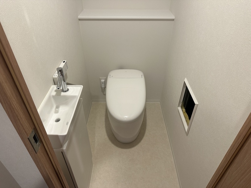 ONE ROOF RESIDENCE NISHINIPPORI8階 トイレ