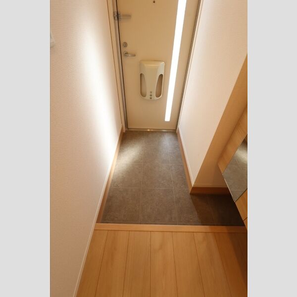 Apple court K&M 玄関