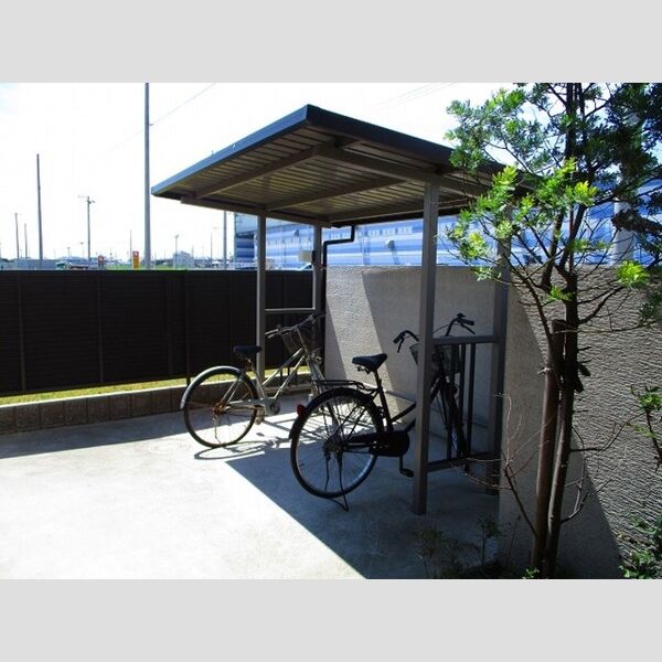 ラフィネフィオーレ307号室 駐輪場