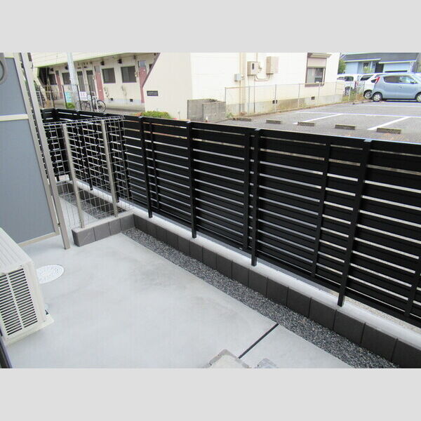 KOCHIA N・S　S棟102号室 専用庭