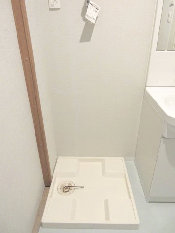 テラス弘明寺 ※別号室の参考写真です(現況優先・仕様違いの場合あり)室内洗濯機置場