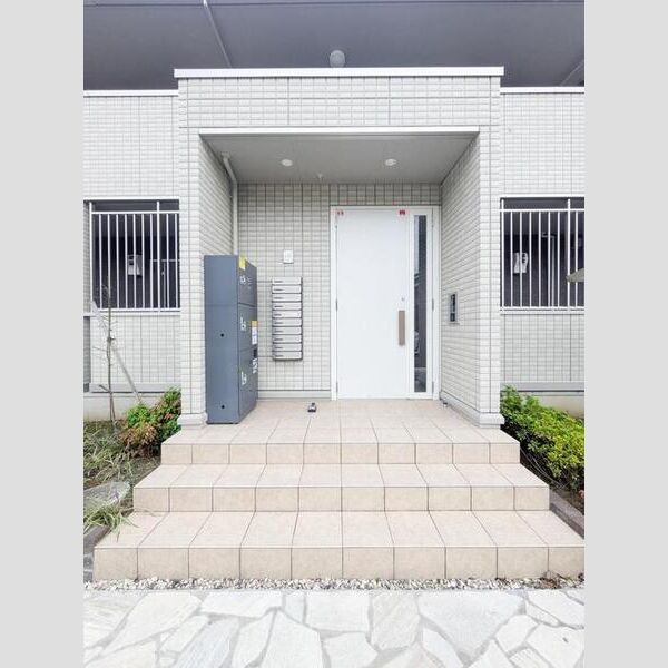 Alivio(アリビオ) 出入口