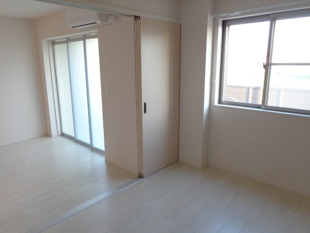 エルアージュ105号室 洋室（イメージ）