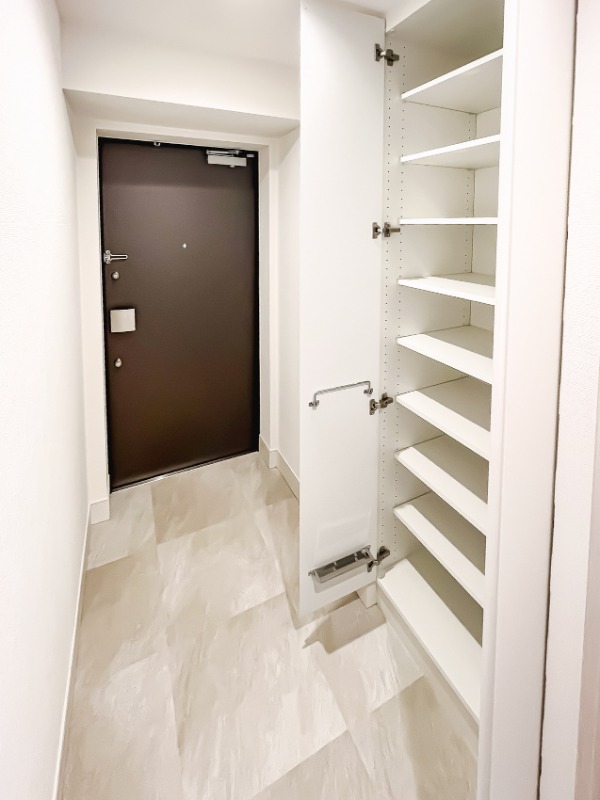 ドゥーエ王子神谷1階 玄関