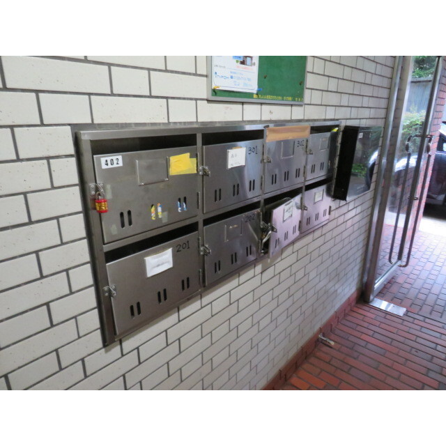 メゾン和田4階 郵便ポスト