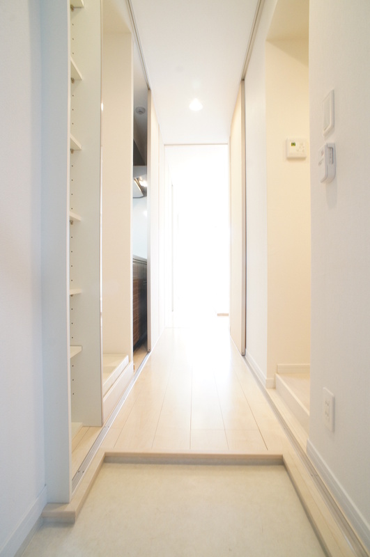 リブリ・アクシオン 玄関