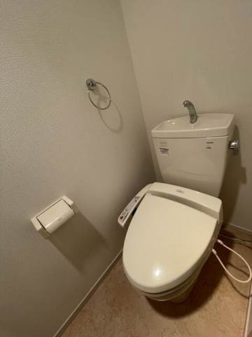 シャイニーソフト新宿御苑1階 トイレ