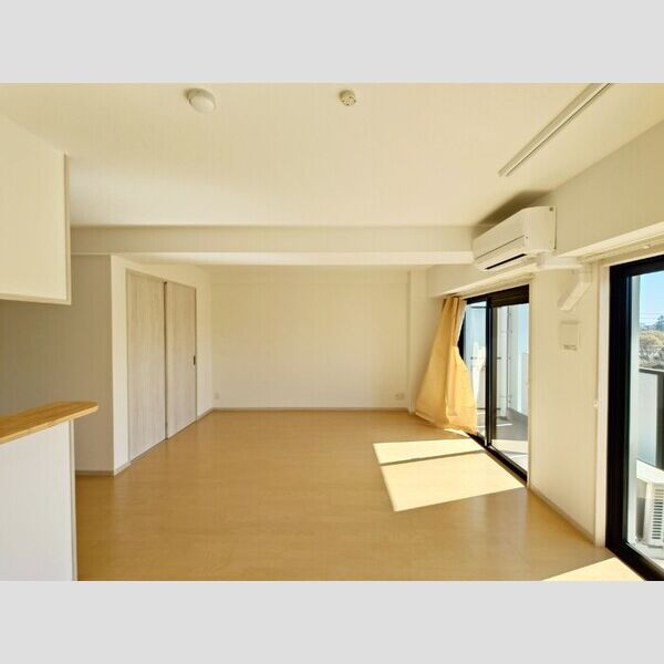 グランヴェールにしすな302号室 LDK18.5帖(別角度)