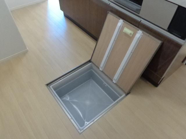 Ｇｒａｎｄ　Ｈａｒｍｏｎｉｅ（グランアルモニー） 床下収納