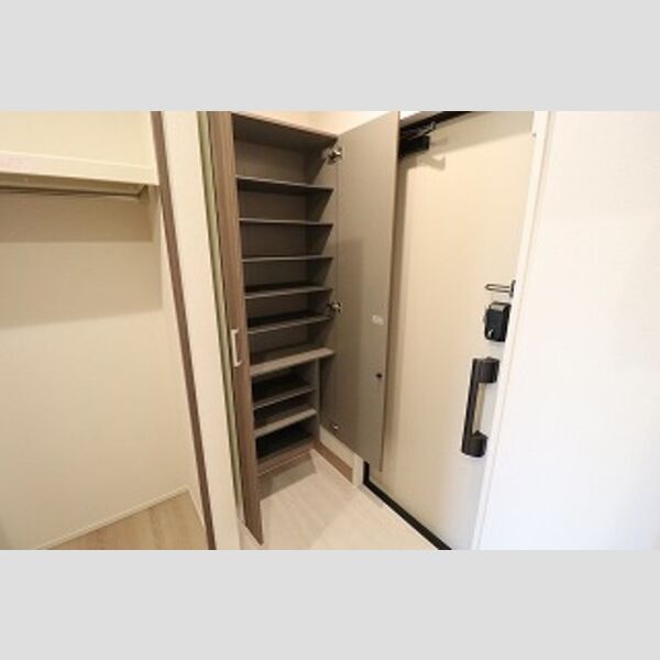 S Garden08号室 玄関