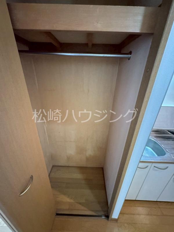 ランドブリッジ中野Ⅱ2階 収納