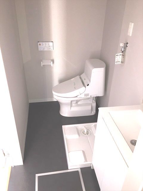 ａｉｌｅ　ｄｅ　ｌａ　ｖｒｉｔ1階 トイレ