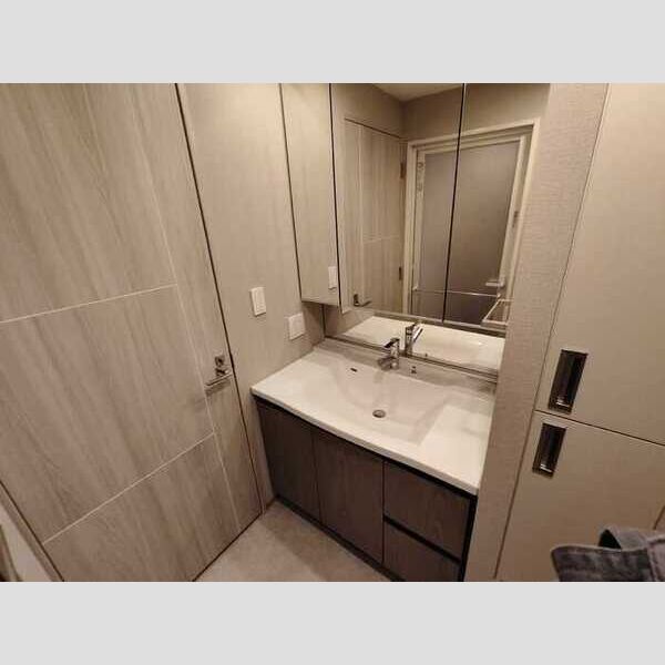 大宮スカイ＆スクエア　ザ・タワー1022号室 洗面