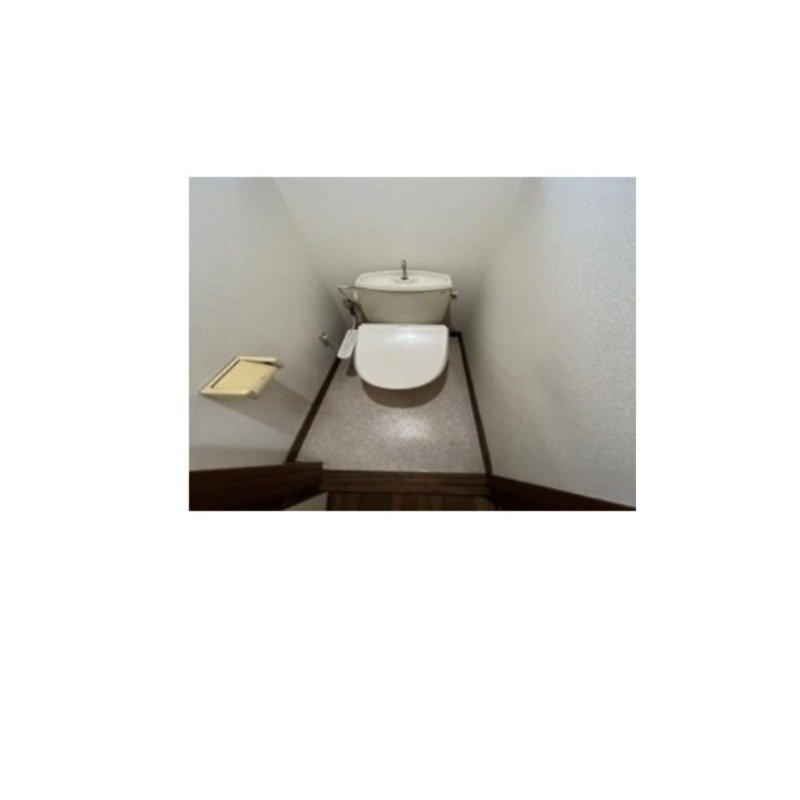 イースト・ツゥー トイレ