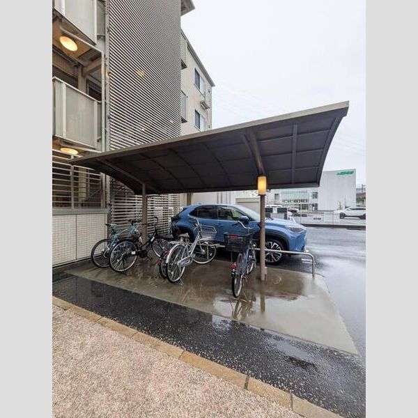 Sweet Home Land三郷　(住居部分) 駐輪場