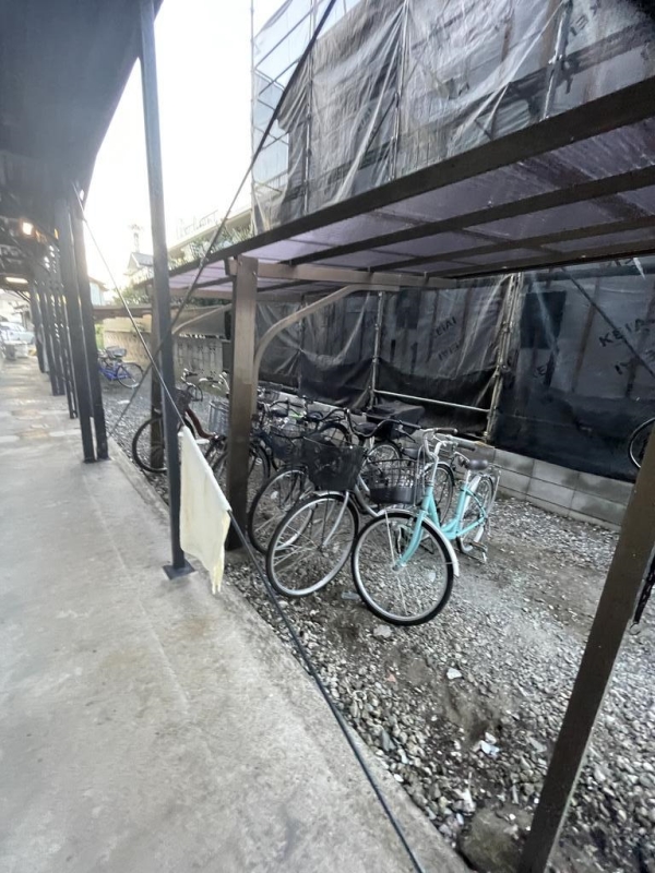 クロノス習志野2階 駐輪場完備♪