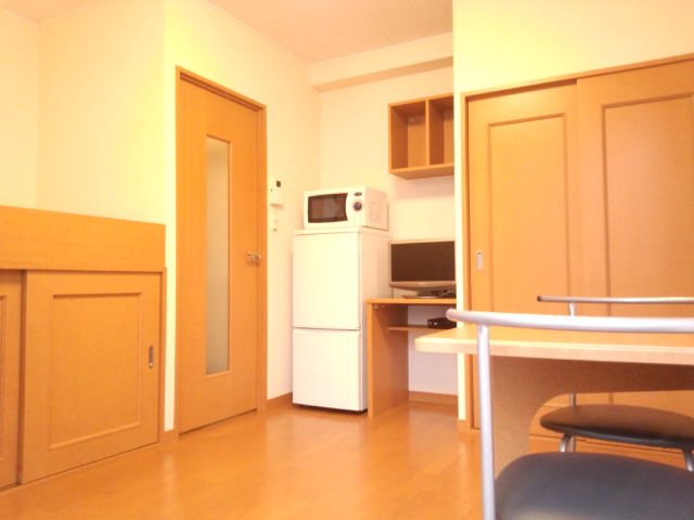 レオパレスフローラル北美町 リビング