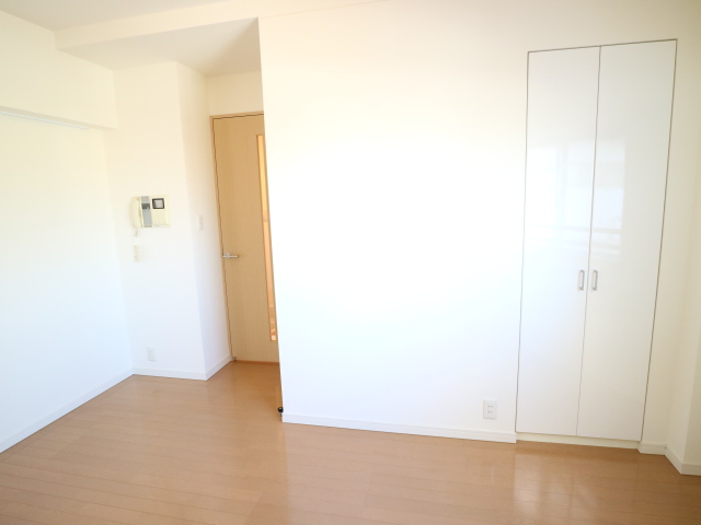 プラウドフラット代々木上原105号室 同建物別部屋の参考画像