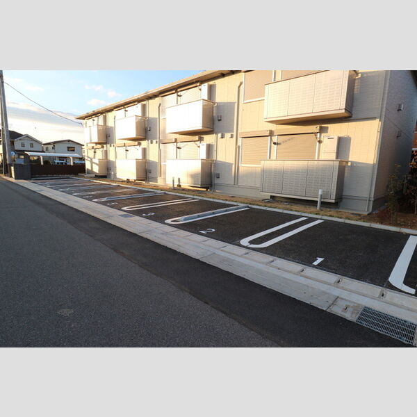 コーポ　ルピナス 駐車場