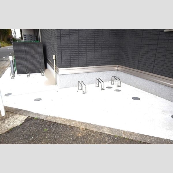 ベルジョルネ 駐輪場