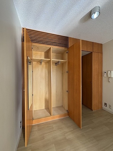 ハウス・エプタ2階 洋室収納