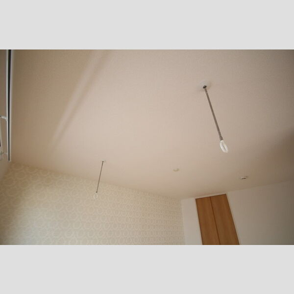 プランドールB302号室 室内物干しが付いています!