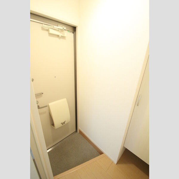 ディアコート 102号室　玄関