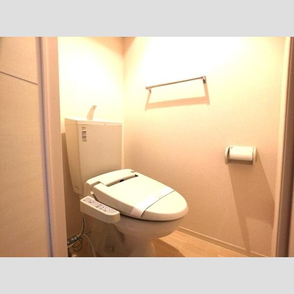 ソラシエスタ101号室 温水洗浄暖房便座トイレ