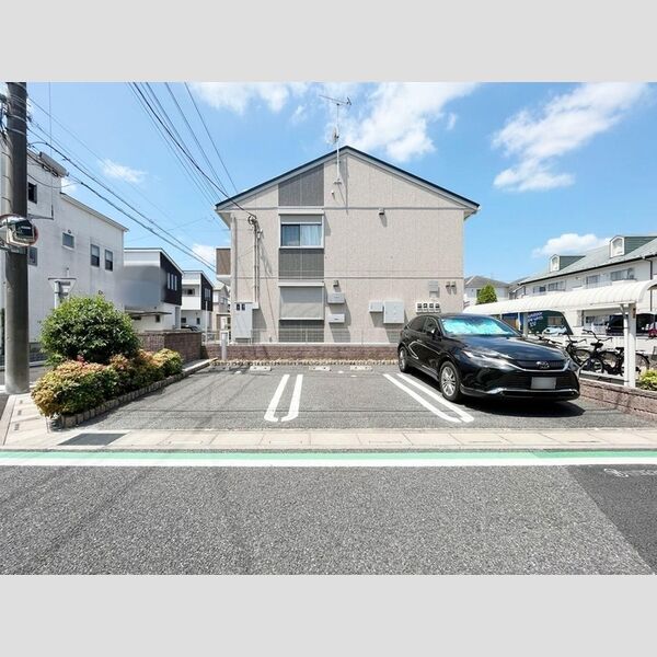 セジュールアン ラビ 駐車場