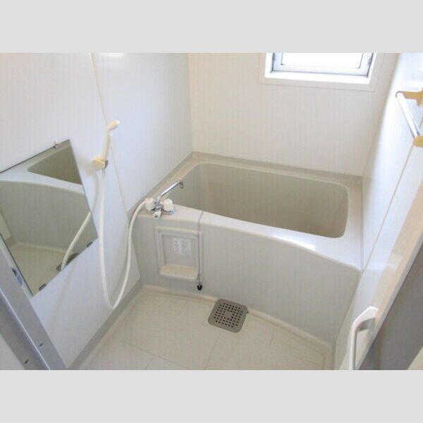 リュネットM 給湯機能付き浴室(小窓付)
