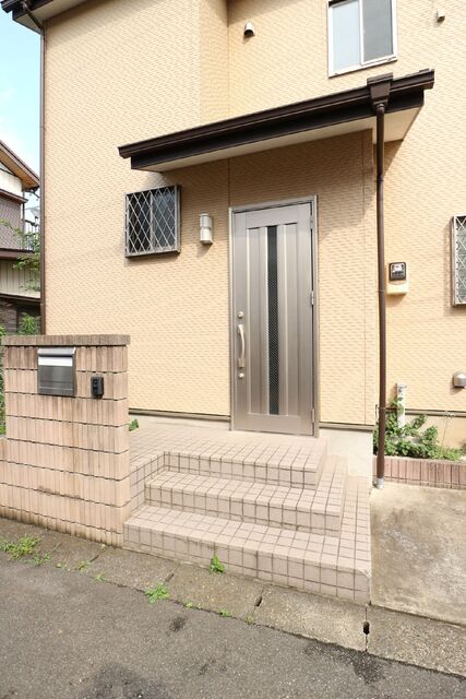 八千代市大和田戸建て エントランス