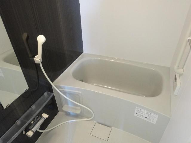 ココ　ナツ バス（追焚き・浴室換気乾燥機付）