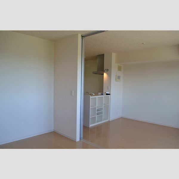 メゾンクレールD203号室 洋室①(別角度)