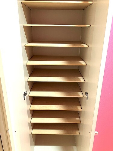 グラチアトルリ4階 下駄箱　※同タイプ別部屋2025.4撮影