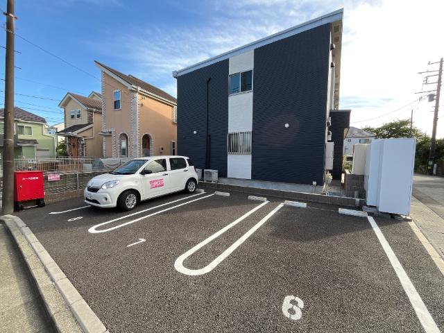ワイズ・シャムロック 外観写真（昼）