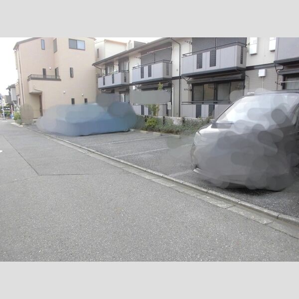 イーストクレール 駐車場