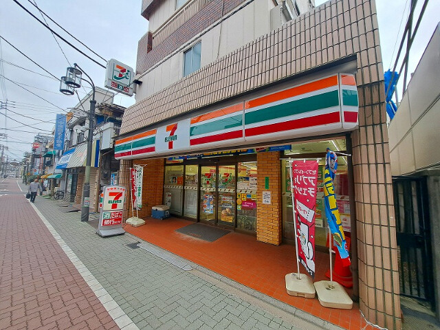 CASA F3階 セブンイレブン中板店