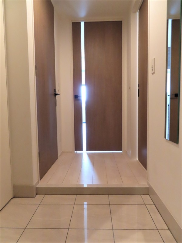 ロイジェント志村坂上7階 玄関