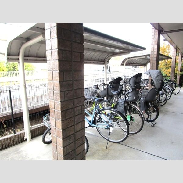 サニーウェル 駐輪場