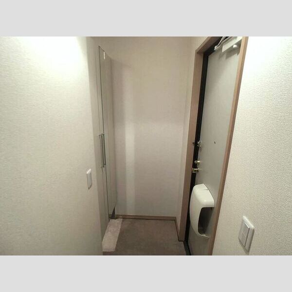 ヴィラ ルミエール　　A 玄関