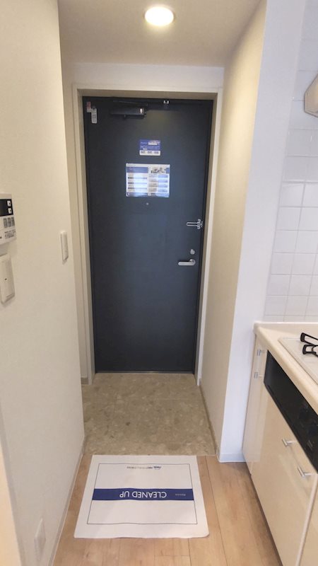 レジディア新川3階 玄関