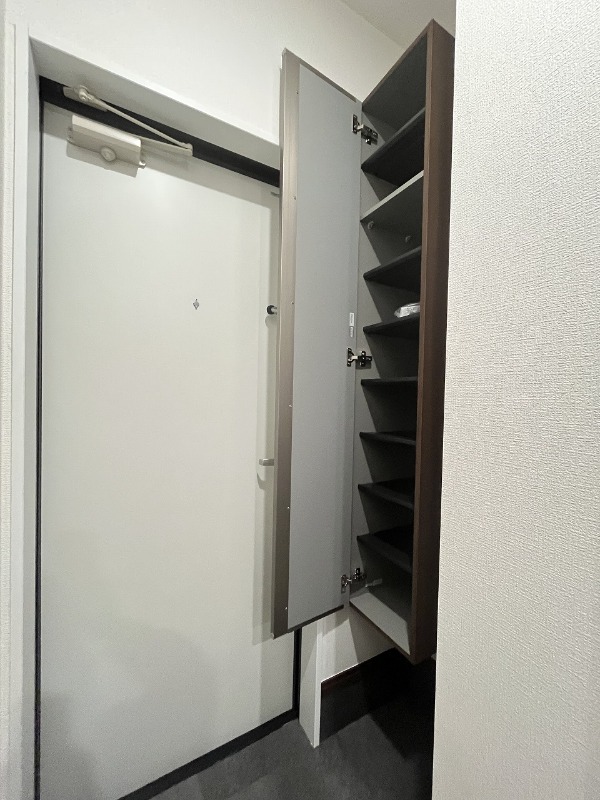 エテルノア1階 玄関